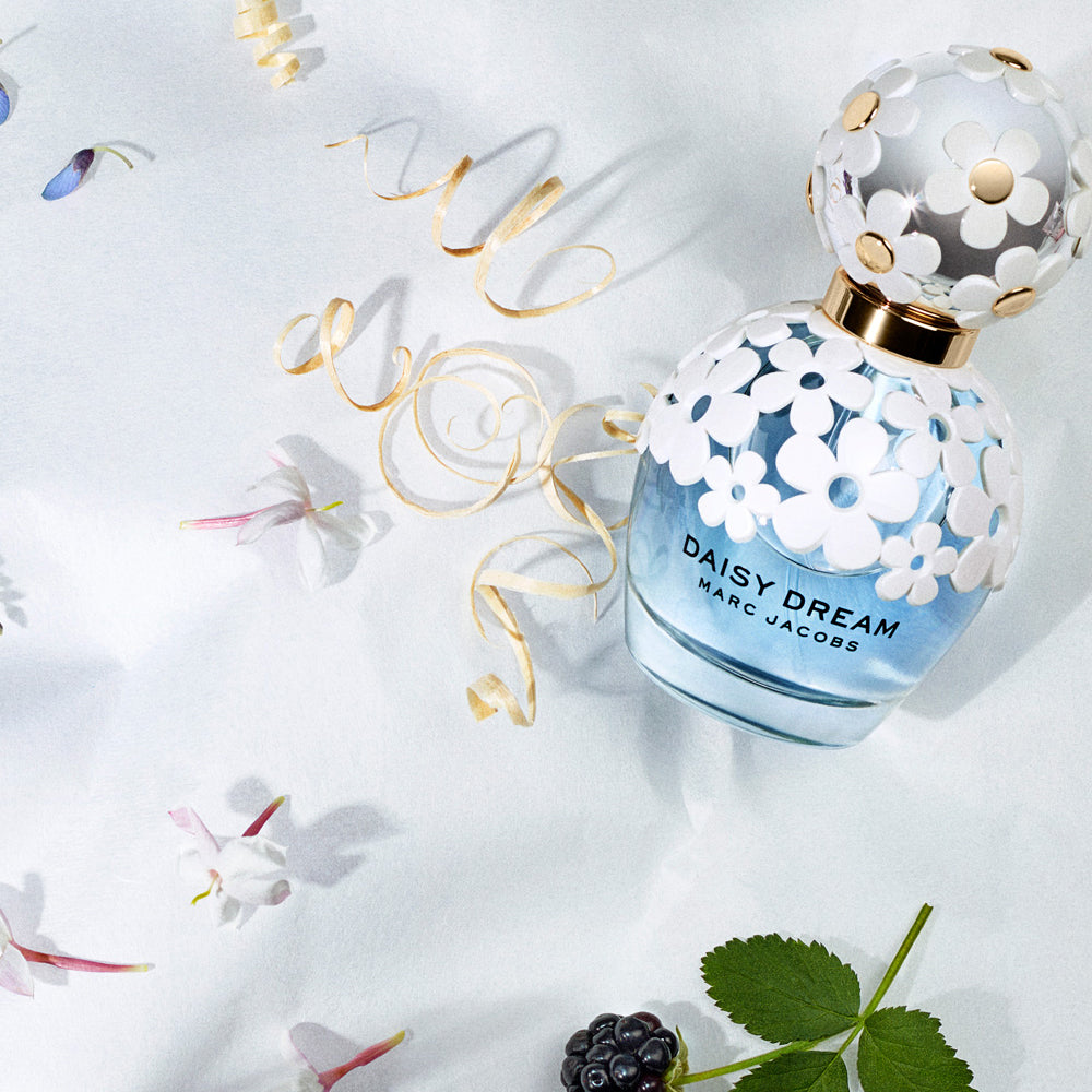 Marc Jacobs Daisy Dream Eau de Toilette Spray for Women – Floral Fruity Scent 1.7 oz